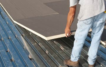 benefits of insulating Penyfeidr flat roofing